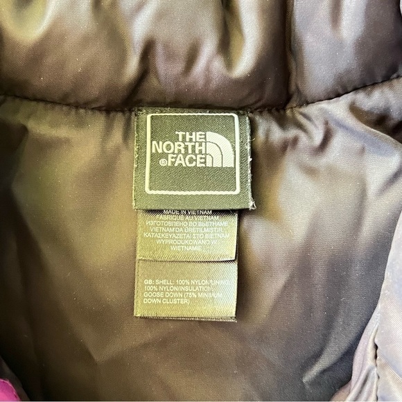 THE NORTH FACE ACONCAGUA PUFFER 550 DOWN FILL MAGENTA PURPLE VEST SIZE SMALL EUC - Picture 6 of 10